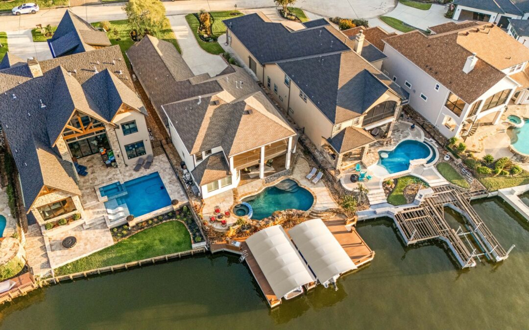 Which Neighborhoods on Lake Conroe are Best for Families?