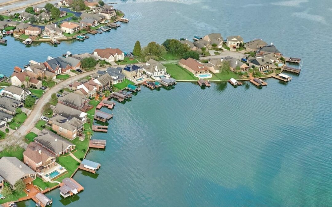 Exploring Waterfront Homes in Montgomery County, TX